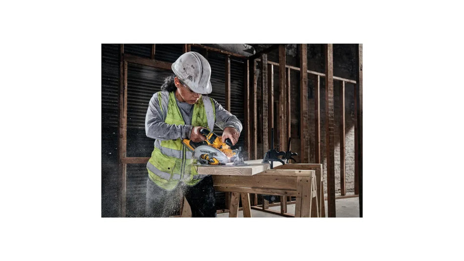 DeWALT 18v Flexvolt Advantage XR Brushless 190 mm Circular Saw - 2 x POWERSTACK 5Ah Battery Kit